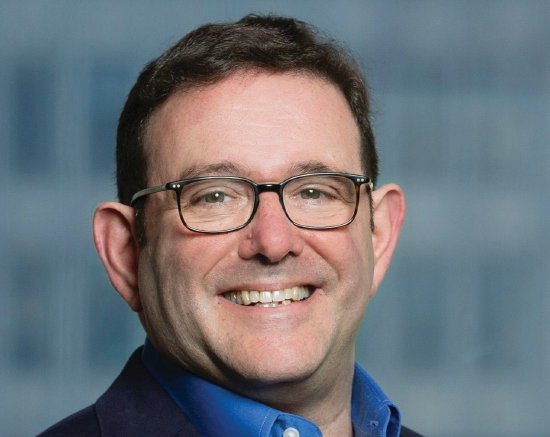 炒股哪个平台好 摩根大通副董事长Scher将于明年退休 曾助戴蒙扩大华府影响力