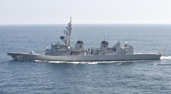 股票在线配资 日本驱逐舰闯入台湾海峡，解放军为何不击沉？这背后其实大有深意